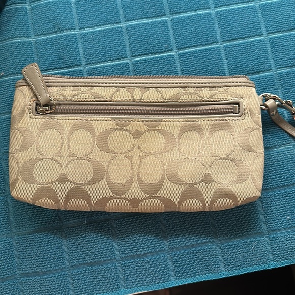 Coach wristlet - Picture 3 of 6